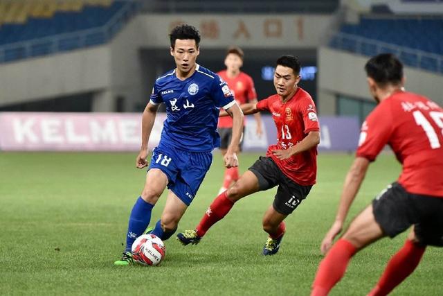 王鸥庆生分享温馨合影 感谢友人陪伴与祝福